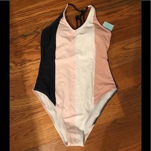 Invisible Wing Cross push up by Cupshe. Size S